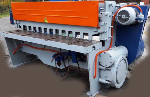 НД3318Г Ножницы кривошипные листовые (гильотинные) з наклонным ножом для обробки листового металла